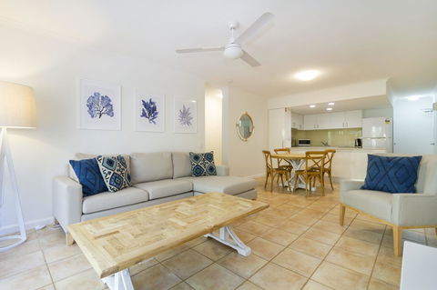 The White House Port Douglas - Inverell Accommodation 28