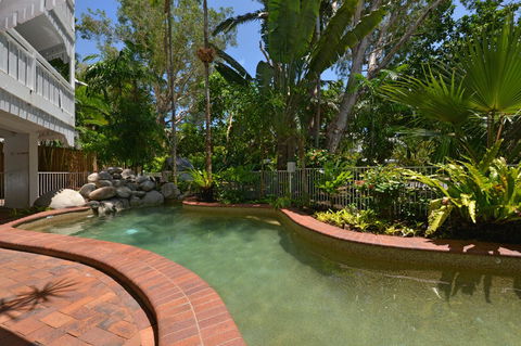 The White House Port Douglas - Inverell Accommodation 17