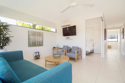 Pool Resort Port Douglas - Inverell Accommodation 12