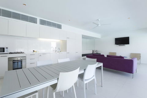 Pool Resort Port Douglas - Inverell Accommodation 21