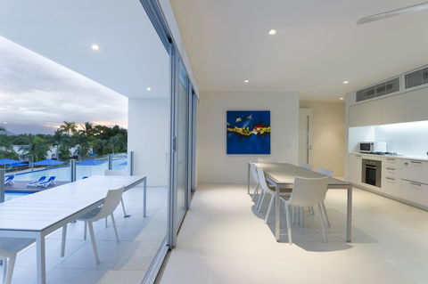 Pool Resort Port Douglas - Inverell Accommodation 16