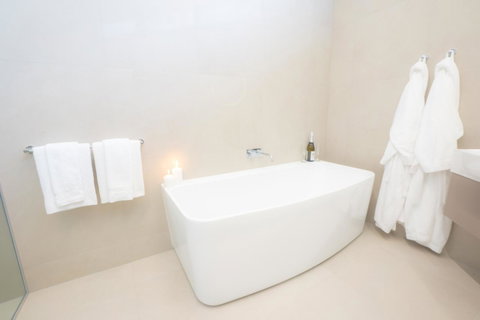 Pacific Hotel Cairns - Inverell Accommodation 23