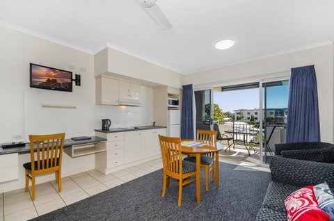 Madison Ocean Breeze Apartments - Inverell Accommodation 12