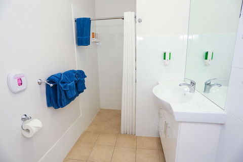 Port Douglas Motel - Inverell Accommodation 13