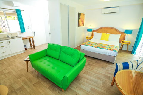 Port Douglas Motel - Inverell Accommodation 12