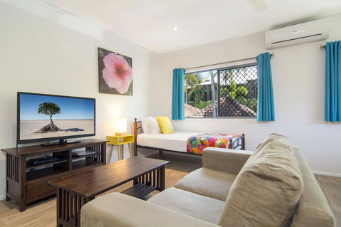 Port Douglas Motel - Inverell Accommodation 36