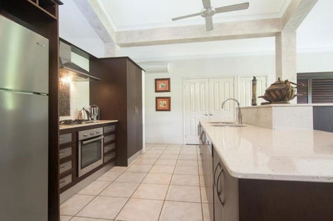 Tranquility By The Course Port Douglas - Inverell Accommodation 5