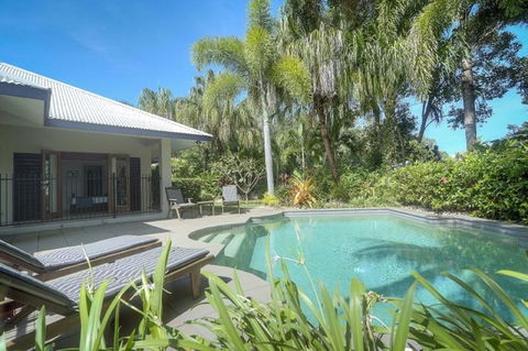 Tranquility By The Course Port Douglas - Inverell Accommodation 2