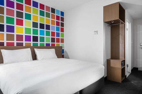 Ibis Styles Brisbane Elizabeth Street - Inverell Accommodation 10