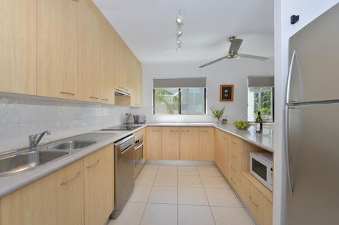 Seascape Holidays - Tropical Reef Apartments - Inverell Accommodation 10