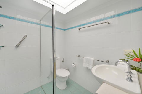 Seascape Holidays - Tropical Reef Apartments - Inverell Accommodation 9