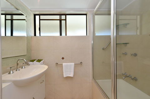 Seascape Holidays - Tropical Reef Apartments - Inverell Accommodation 18