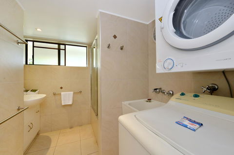 Seascape Holidays - Tropical Reef Apartments - Inverell Accommodation 19