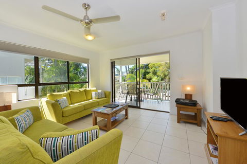 Seascape Holidays - Tropical Reef Apartments - Inverell Accommodation 14