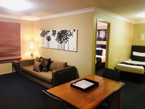 Ambassador On Ruthven - Inverell Accommodation 39