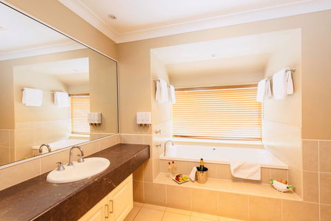 Ambassador On Ruthven - Inverell Accommodation 8