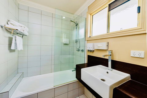 Ambassador On Ruthven - Inverell Accommodation 29