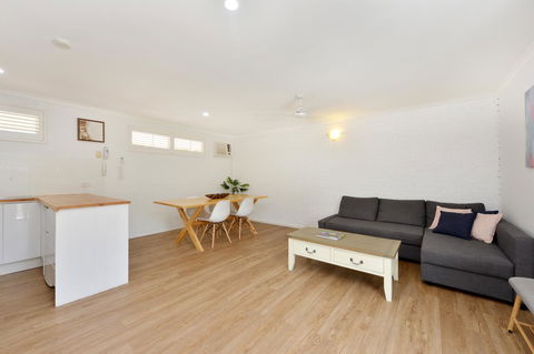 Lychee Tree Holiday Apartments - Inverell Accommodation 24