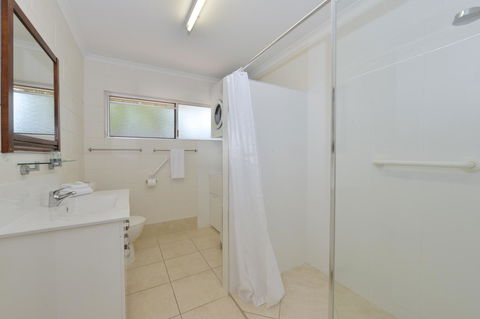 Lychee Tree Holiday Apartments - Inverell Accommodation 11