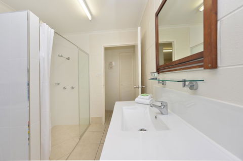 Lychee Tree Holiday Apartments - Inverell Accommodation 8