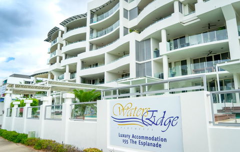 Waters Edge Apartment Cairns - Inverell Accommodation 1