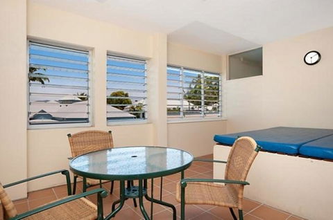 The Newport On Macrossan - Adults Only - Inverell Accommodation 9