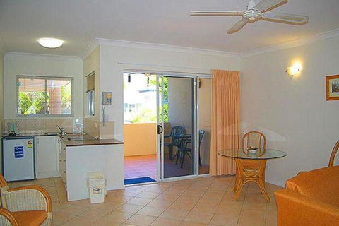 The Newport On Macrossan - Adults Only - Inverell Accommodation 4