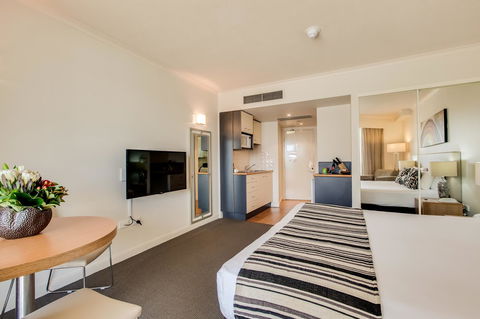 Central Cosmo Apartment Hotel - Inverell Accommodation 4