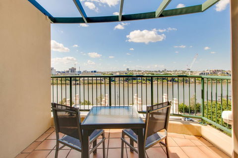 Central Cosmo Apartment Hotel - Inverell Accommodation 24