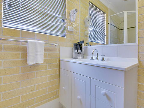 Murray Street Apartments - Inverell Accommodation 14