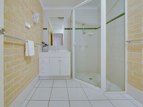 Murray Street Apartments - Inverell Accommodation 25