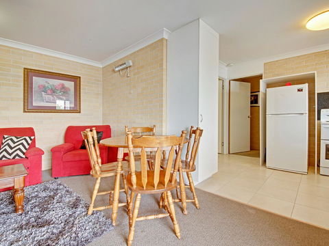 Murray Street Apartments - Inverell Accommodation 10