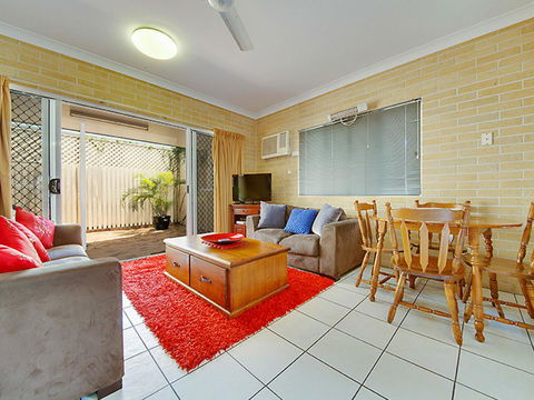Murray Street Apartments - Inverell Accommodation 24