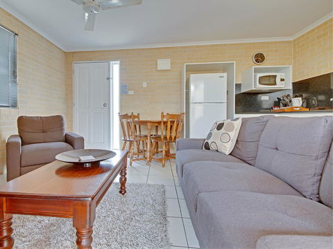Murray Street Apartments - Inverell Accommodation 35