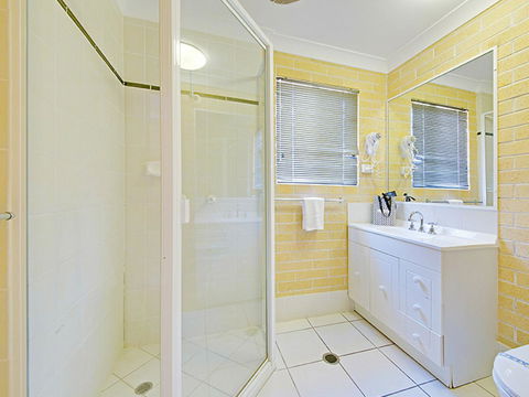 Murray Street Apartments - Inverell Accommodation 13