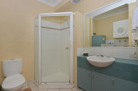Seascape Holidays - Coral Apartments - Inverell Accommodation 15