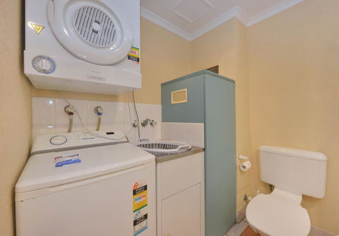 Seascape Holidays - Coral Apartments - Inverell Accommodation 27
