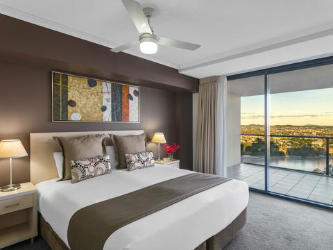 Oaks Brisbane River City Suites - Inverell Accommodation 1