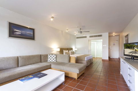 Club Tropical Resort - Official Onsite Reception & Check In - Inverell Accommodation 17