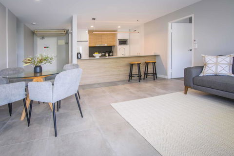 84 The Spit Holiday Apartments - Inverell Accommodation 9