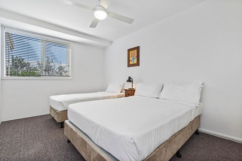 84 The Spit Holiday Apartments - Inverell Accommodation 1