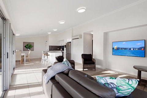 Oasis Apartments On Hamilton Island By HIHA - Inverell Accommodation 33