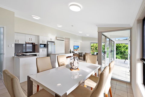 Oasis Apartments On Hamilton Island By HIHA - Inverell Accommodation 39