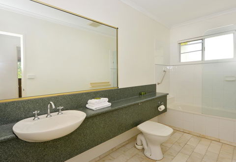 Driftwood Mantaray - Official Onsite Reception And Check In - Inverell Accommodation 7