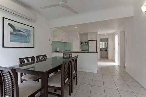 Tropical Nites Holiday Townhouses - Inverell Accommodation 25