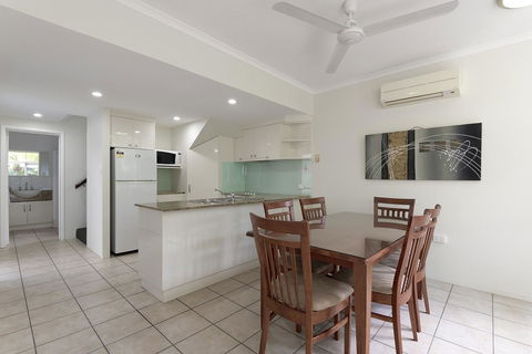 Tropical Nites Holiday Townhouses - Inverell Accommodation 26