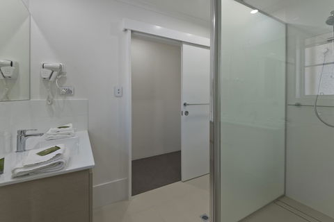 Tropical Nites Holiday Townhouses - Inverell Accommodation 17
