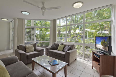 Tropical Nites Holiday Townhouses - Inverell Accommodation 4
