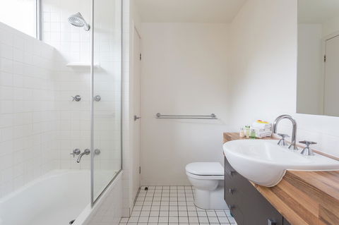 Oxygen Apartments - Inverell Accommodation 24