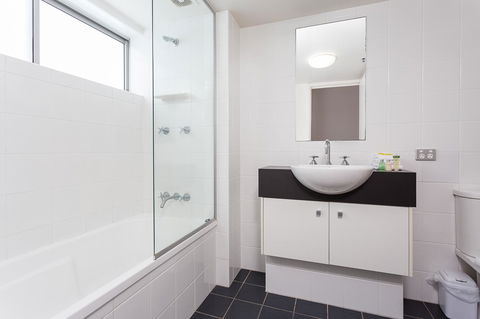 Oxygen Apartments - Inverell Accommodation 12